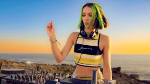 Miss Monique – Sunset DJ Mix in Guincho, Portugal